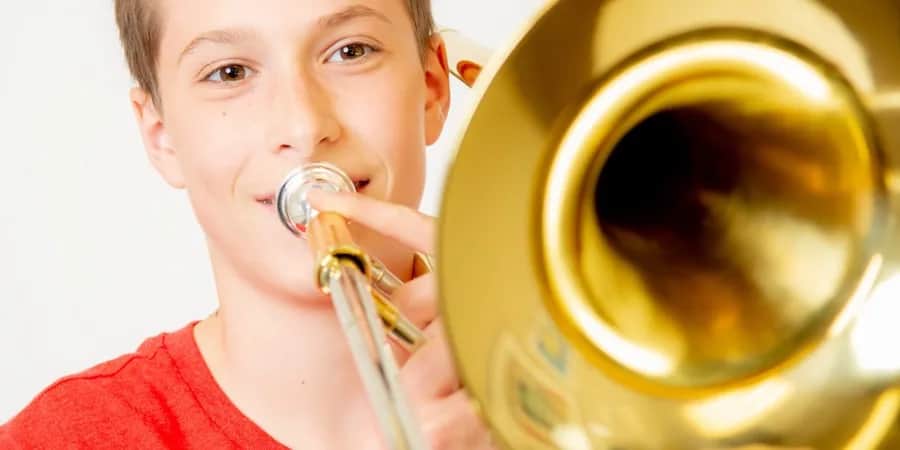 Jak grać na puzonie: proste techniki i błędy do uniknięcia