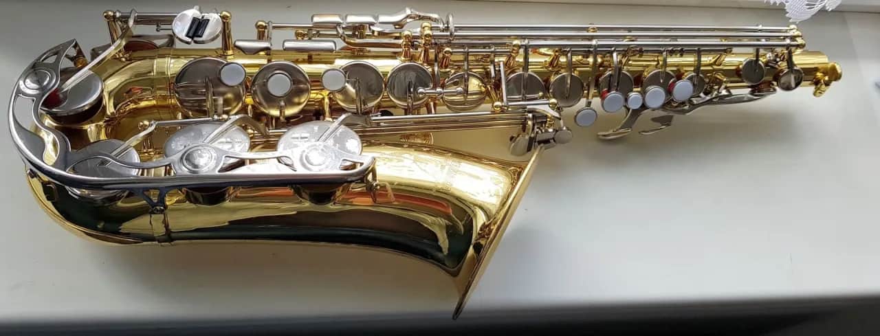 Ile kosztuje wymiana poduszek w saksofonie? Sprawdź ceny i czynniki wpływające na koszt