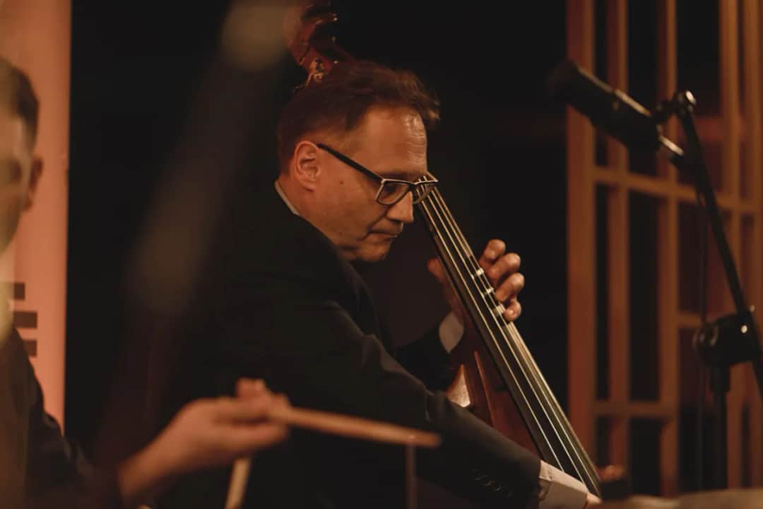 Trio jazzowe na każdą okazję – elegancka muzyka do Twojego wydarzenia