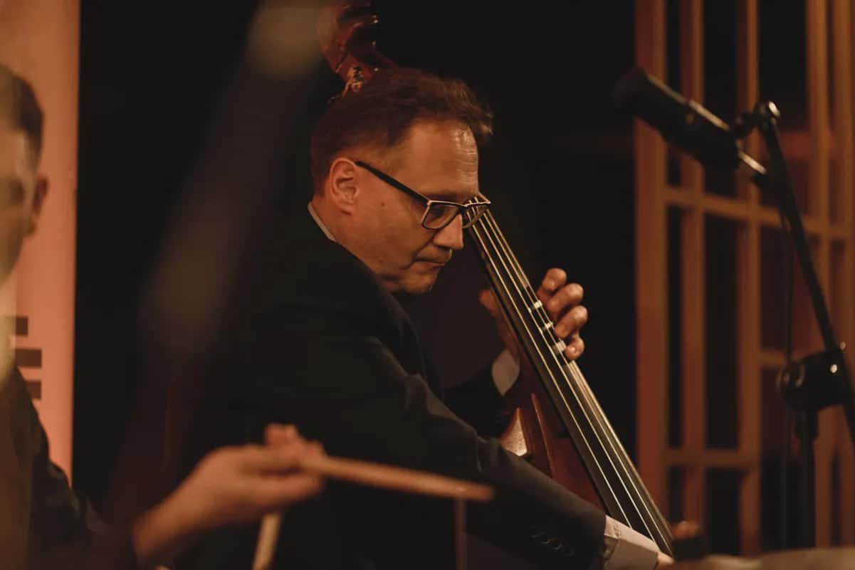 Trio jazzowe na każdą okazję – elegancka muzyka do Twojego wydarzenia
